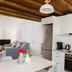 Glamorous 2br In With Amazing Sea View 오르노스